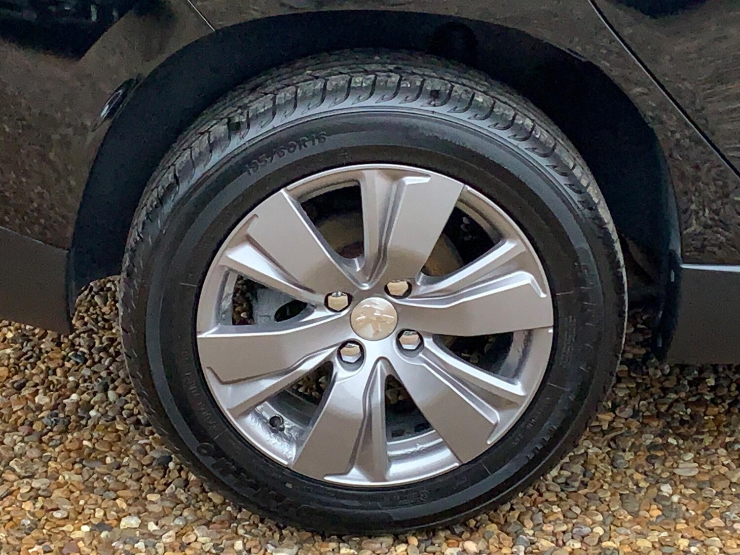 Used Peugeot 2008 2016 for sale - 76765453: Photo 15