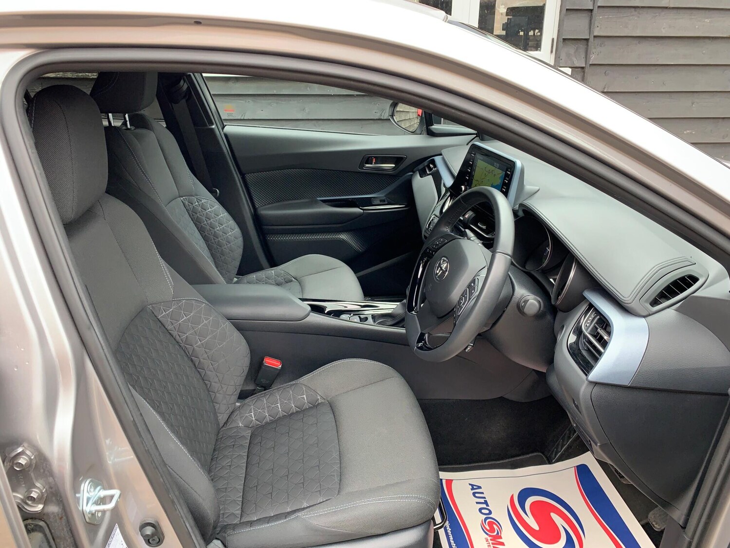 Used Toyota C-HR 2021 for sale - 76200915: Photo 11