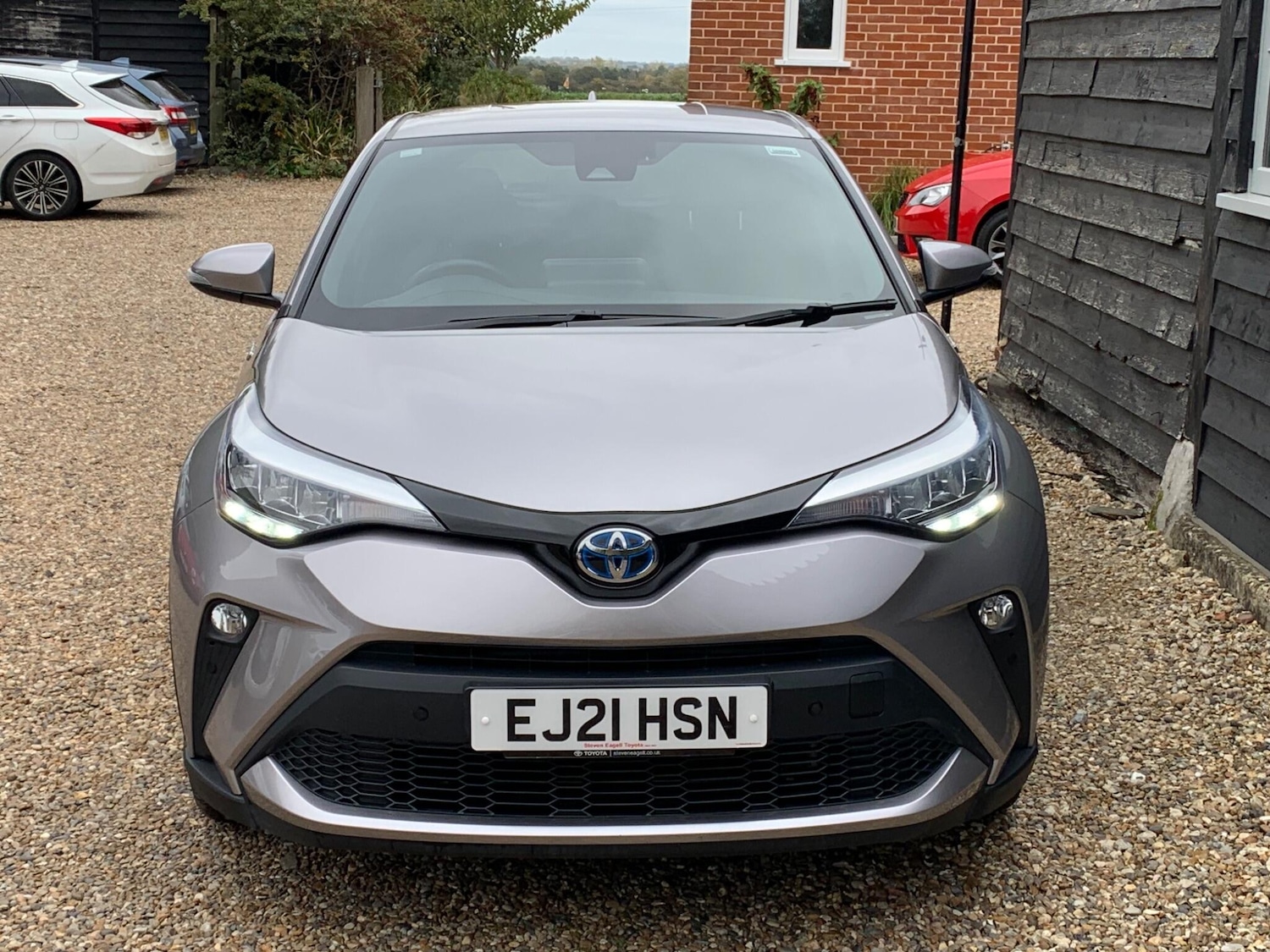 Used Toyota C-HR 2021 for sale - 76200915: Photo 2