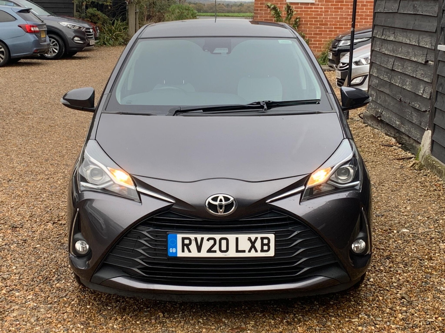 Used Toyota Yaris 2020 for sale - 76996101: Photo 2