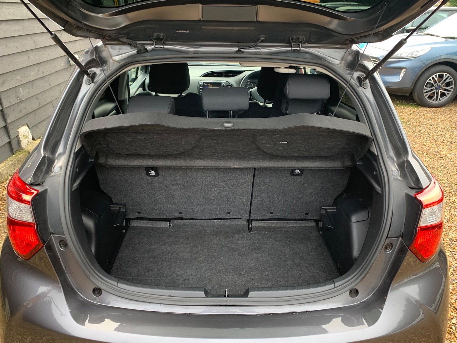 Used Toyota Yaris 2020 for sale - 76996101: Photo 26