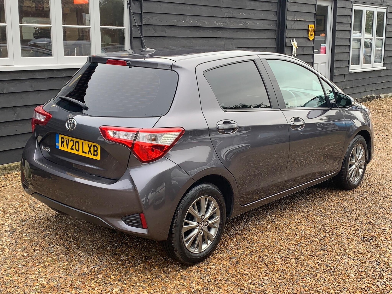 Used Toyota Yaris 2020 for sale - 76996101: Photo 8