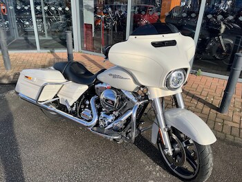 Used Harley-Davidson TOURING STREET GLIDE 2015 for sale - bike-77750287: Photo