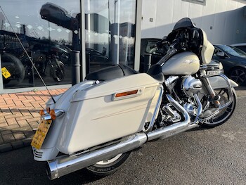 Used Harley-Davidson TOURING STREET GLIDE 2015 for sale - bike-77750287: Photo