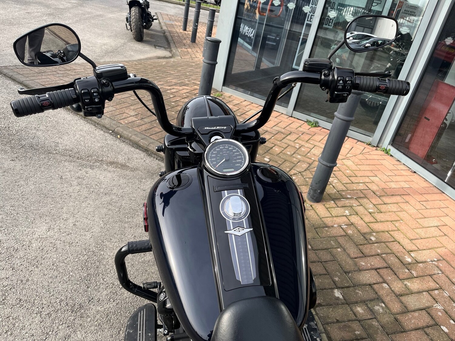 Harley-Davidson TOURING FLHRXS ROAD KING SPECIAL