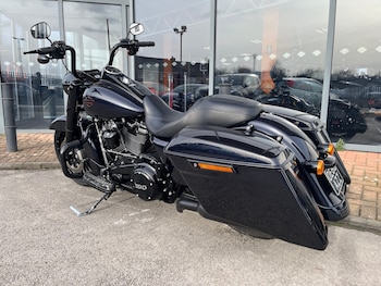 Used Harley-Davidson TOURING FLHRXS ROAD KING SPECIAL 2019 for sale - bike-77601944: Photo
