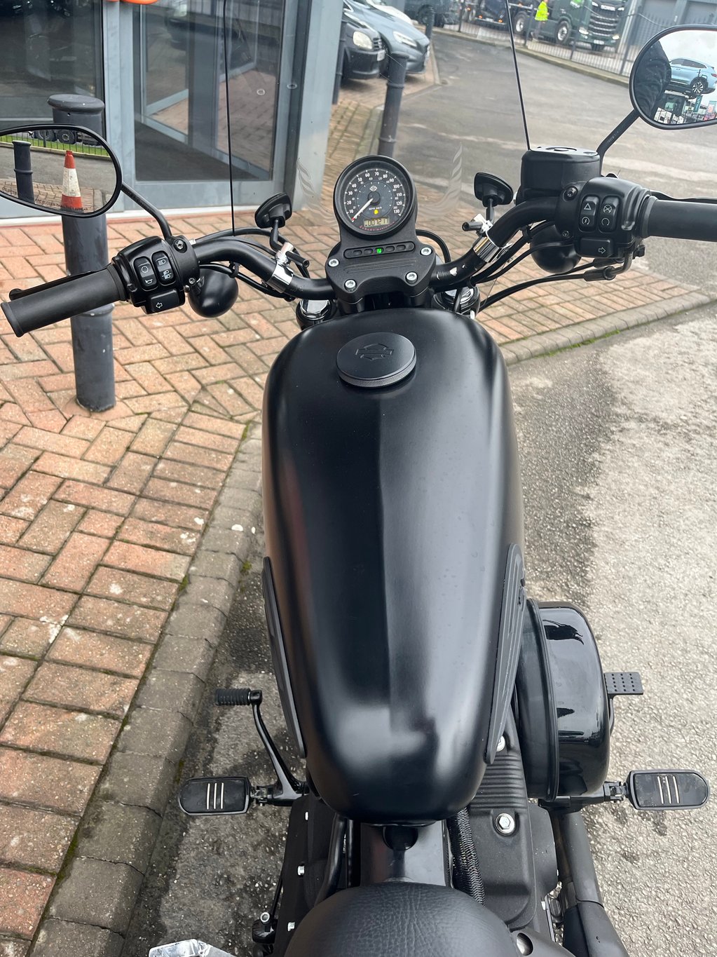 Harley-Davidson SPORTSTER 883