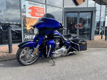 Used Harley-Davidson CVO 2017 for sale - bike-77750286: Photo