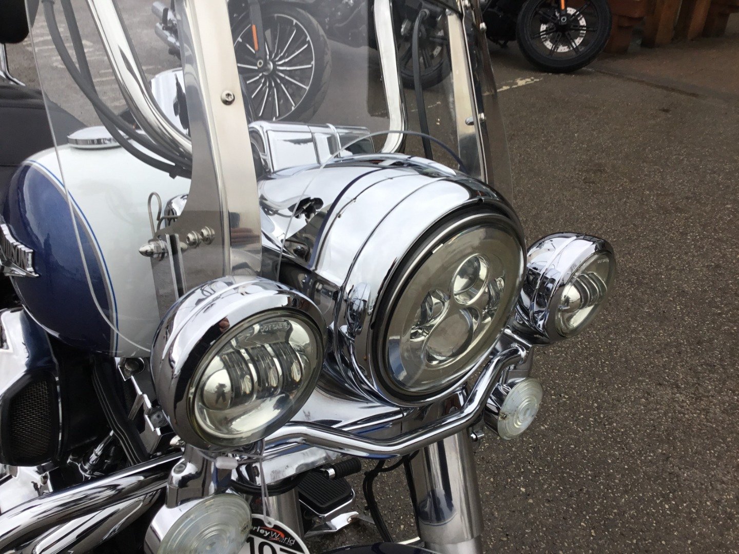 Harley-Davidson TOURING FLHRC ROAD KING CLASSIC