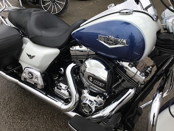Used Harley-Davidson TOURING FLHRC ROAD KING CLASSIC 2015 for sale - bike-73955045: Photo