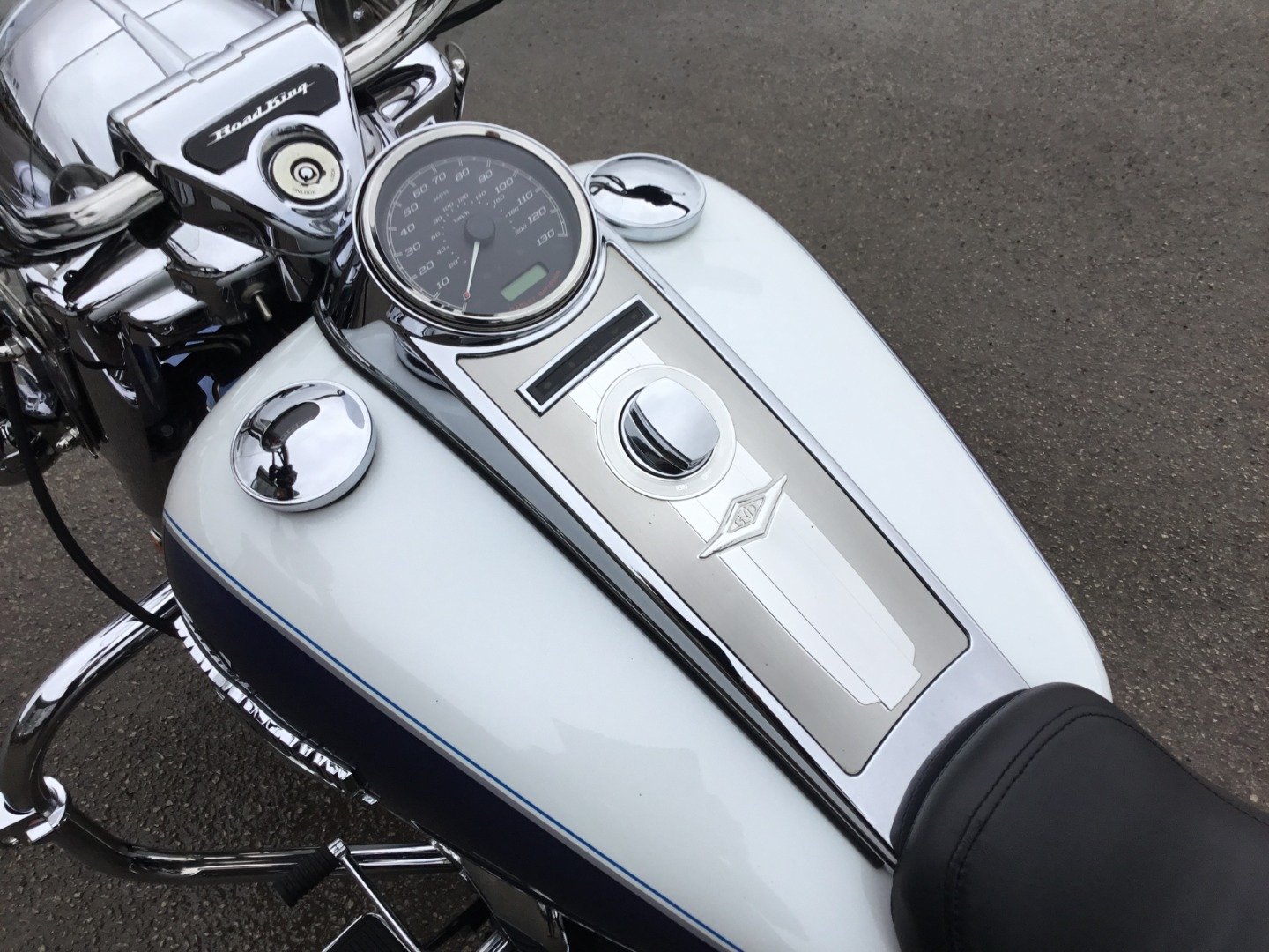 Harley-Davidson TOURING FLHRC ROAD KING CLASSIC