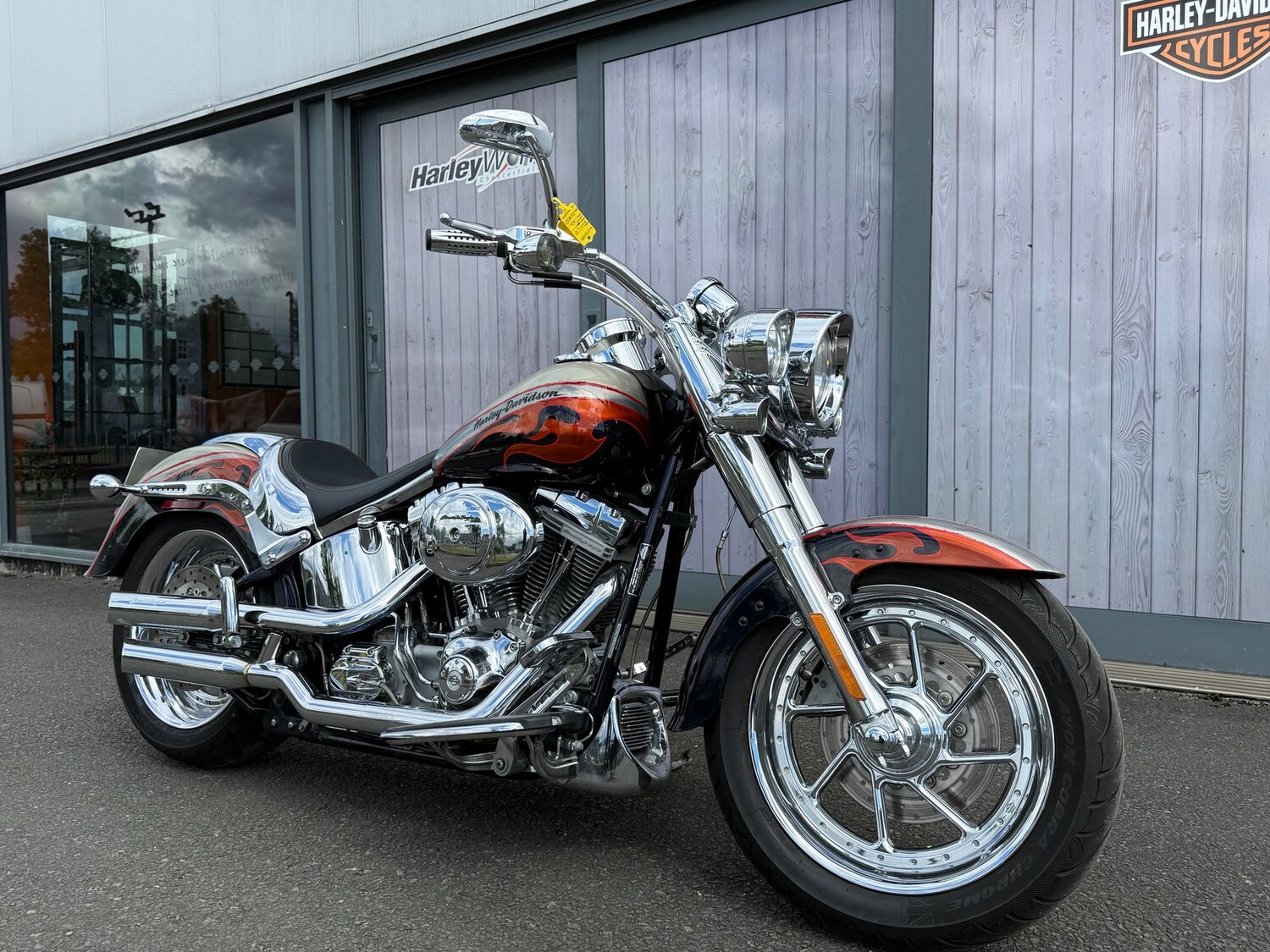 Used Harley-Davidson CVO 2006 for sale - 78865352: Photo 2