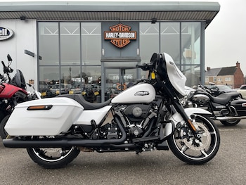 Used Harley-Davidson STREET GLIDE 2024 for sale - bike-77140886: Photo