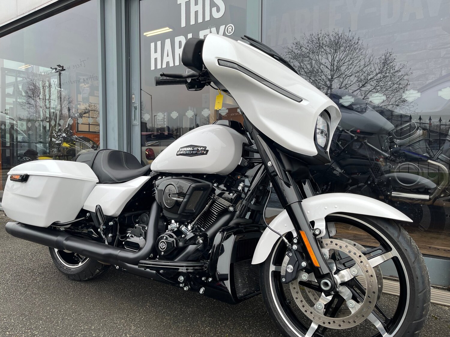 Harley-Davidson STREET GLIDE