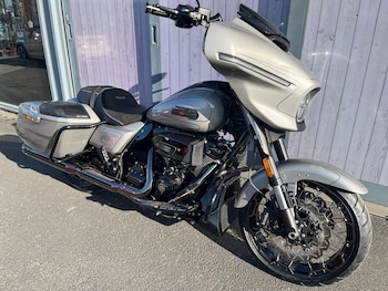 Used Harley-Davidson CVO STREET GLIDE 1977 23 2023 for sale - bike-77954392: Photo