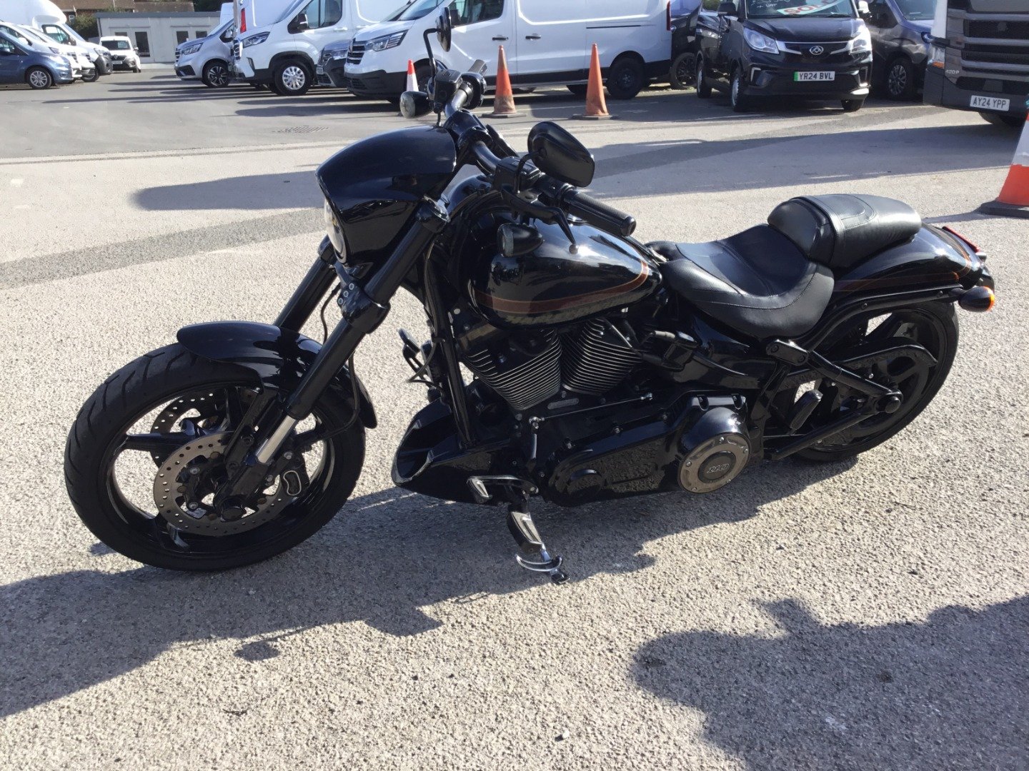Harley-Davidson CVO FXSBE BREAKOUT