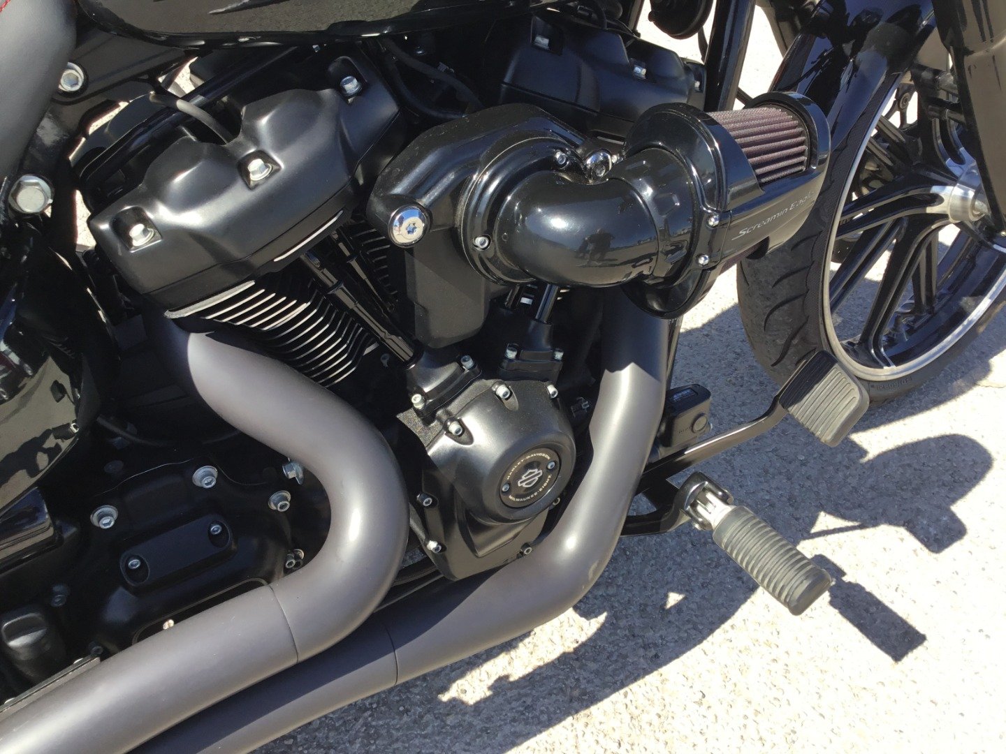 Harley-Davidson BREAKOUT 114