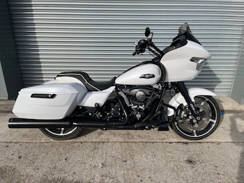 Used Harley-Davidson ROAD GLIDE 2024 for sale - bike-77622814: Photo