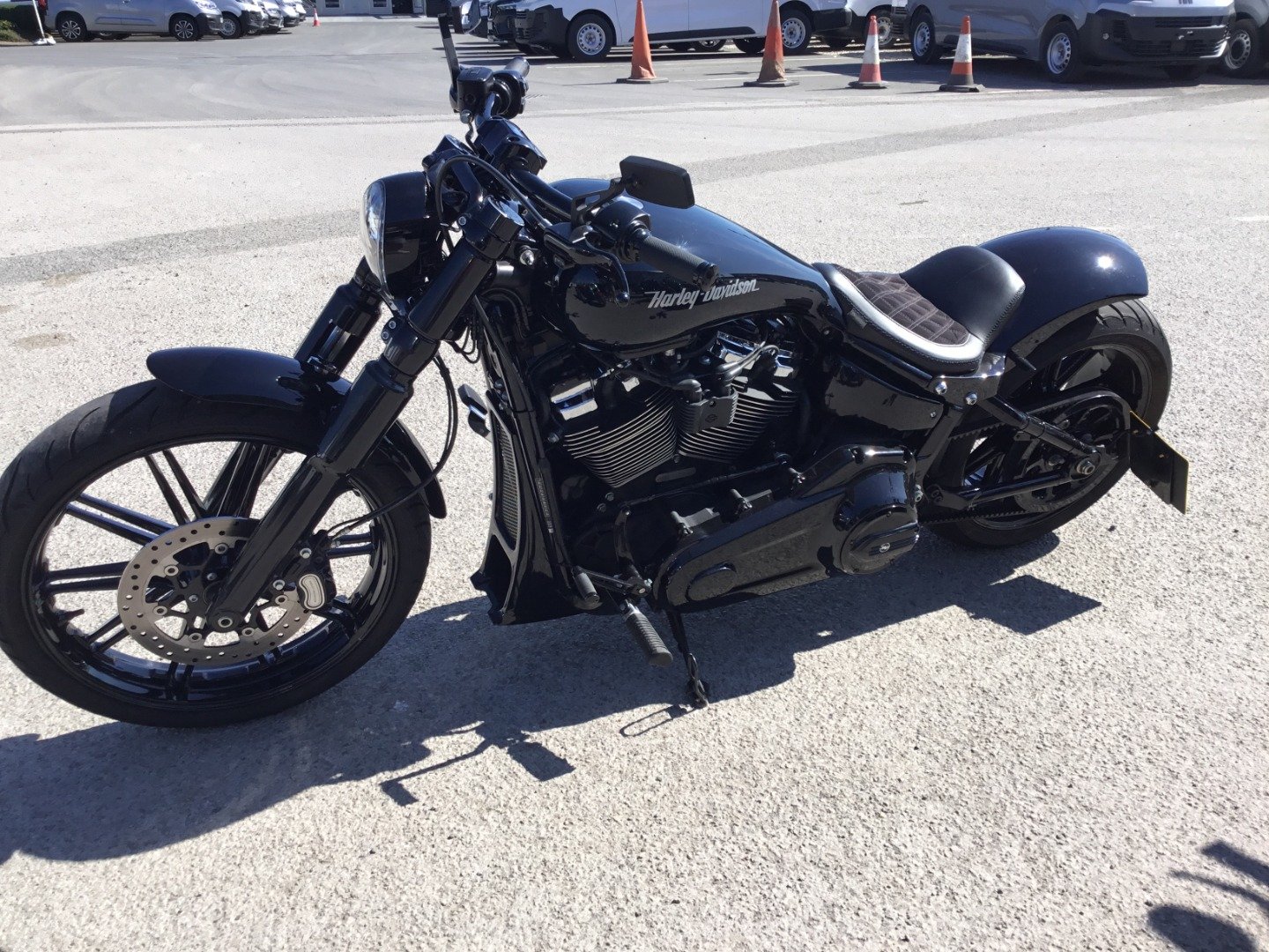 Harley-Davidson BREAKOUT 114