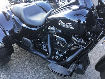 Used Harley-Davidson TRIKE FLRT FREEWHEELER 2025 for sale - bike-76548044: Photo