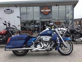 Used Harley-Davidson CVO FLHRSE ROAD KING 2013 for sale - bike-76281730: Photo
