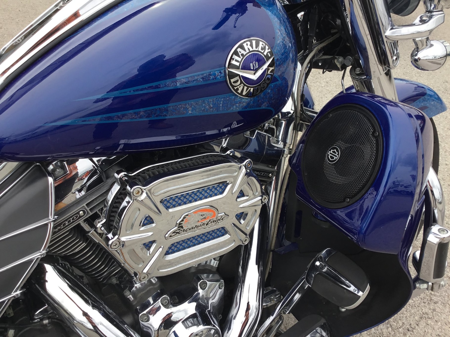 Harley-Davidson CVO FLHRSE ROAD KING