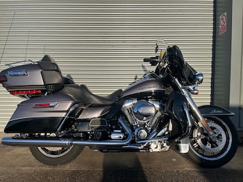Used Harley-Davidson TOURING FLHTK ELECTRA GLIDE ULTRA LIMITED 2016 for sale - bike-77622807: Photo