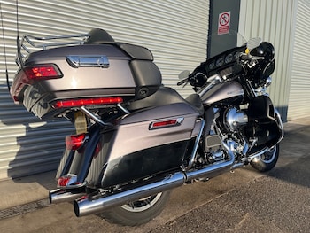 Used Harley-Davidson TOURING FLHTK ELECTRA GLIDE ULTRA LIMITED 2016 for sale - bike-77622807: Photo