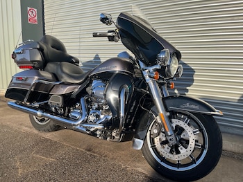Used Harley-Davidson TOURING FLHTK ELECTRA GLIDE ULTRA LIMITED 2016 for sale - bike-77622807: Photo
