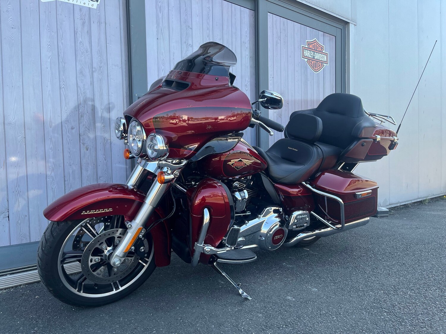 Used Harley-Davidson TOURING ELECTRA GLIDE 2024 for sale - 78475068: Photo 2