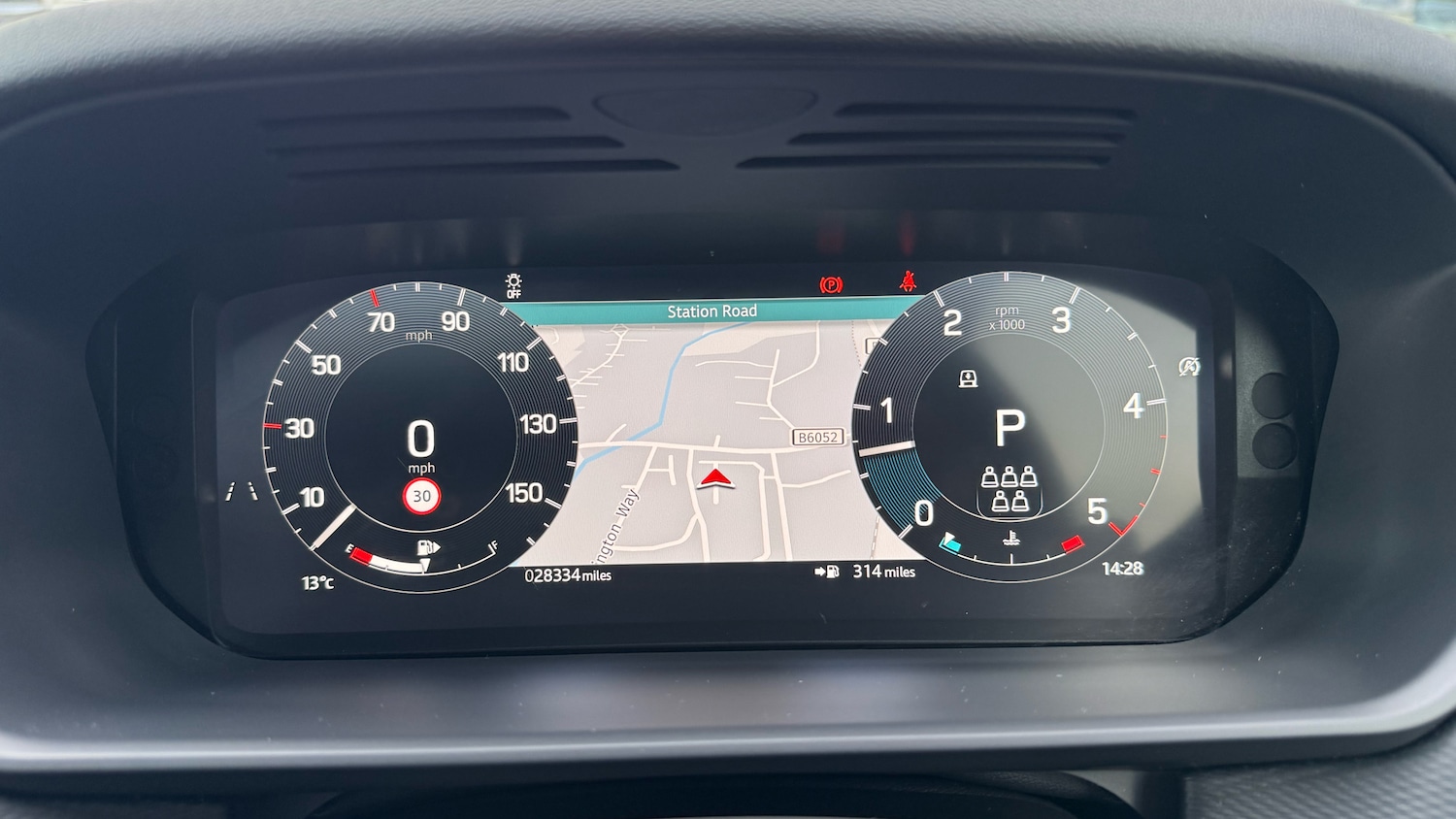 Used Land Rover Discovery 2024 for sale - 76405177: Photo 16