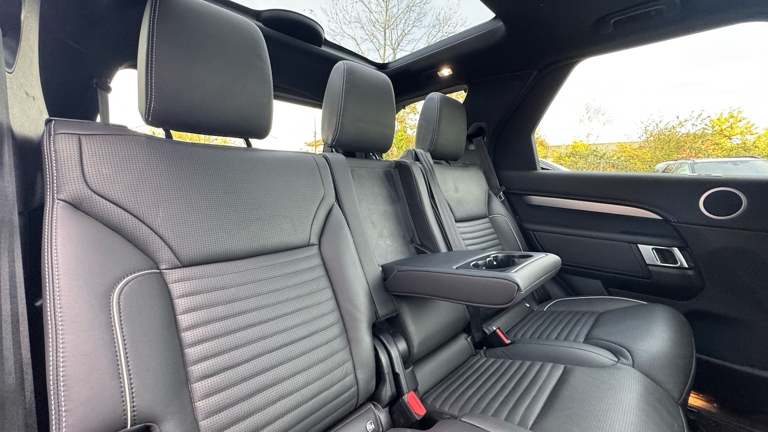 Used Land Rover Discovery 2024 for sale - 76405177: Photo 33