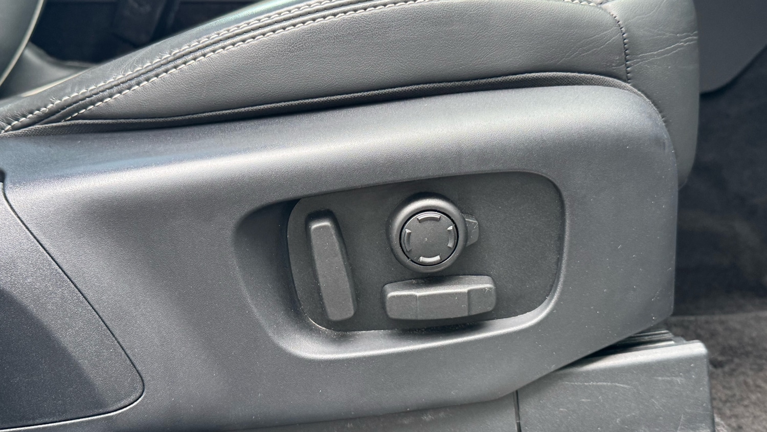 Used Land Rover Discovery 2024 for sale - 76405177: Photo 36