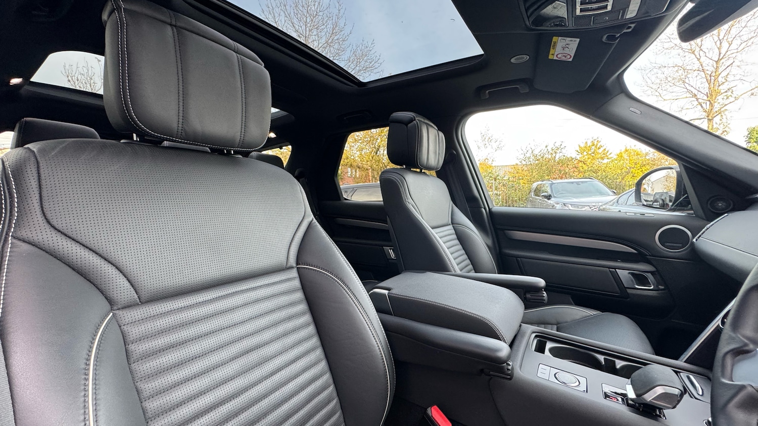 Used Land Rover Discovery 2024 for sale - 76405177: Photo 37