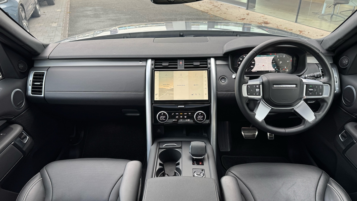 Used Land Rover Discovery 2024 for sale - 76405177: Photo 9