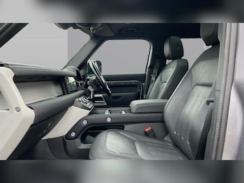 Used Land Rover Defender 2021 for sale - 79216418: Photo