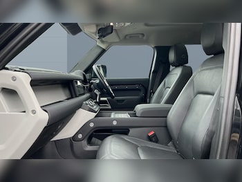 Used Land Rover Defender 2022 for sale - 77270708: Photo