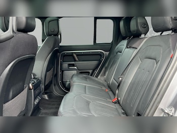 Used Land Rover Defender 2023 for sale - 77909940: Photo