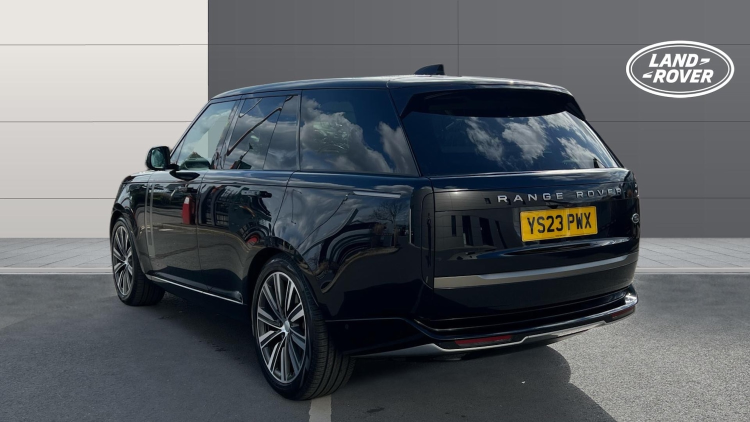 Used Land Rover Range Rover 2023 for sale - 78199428: Photo 2