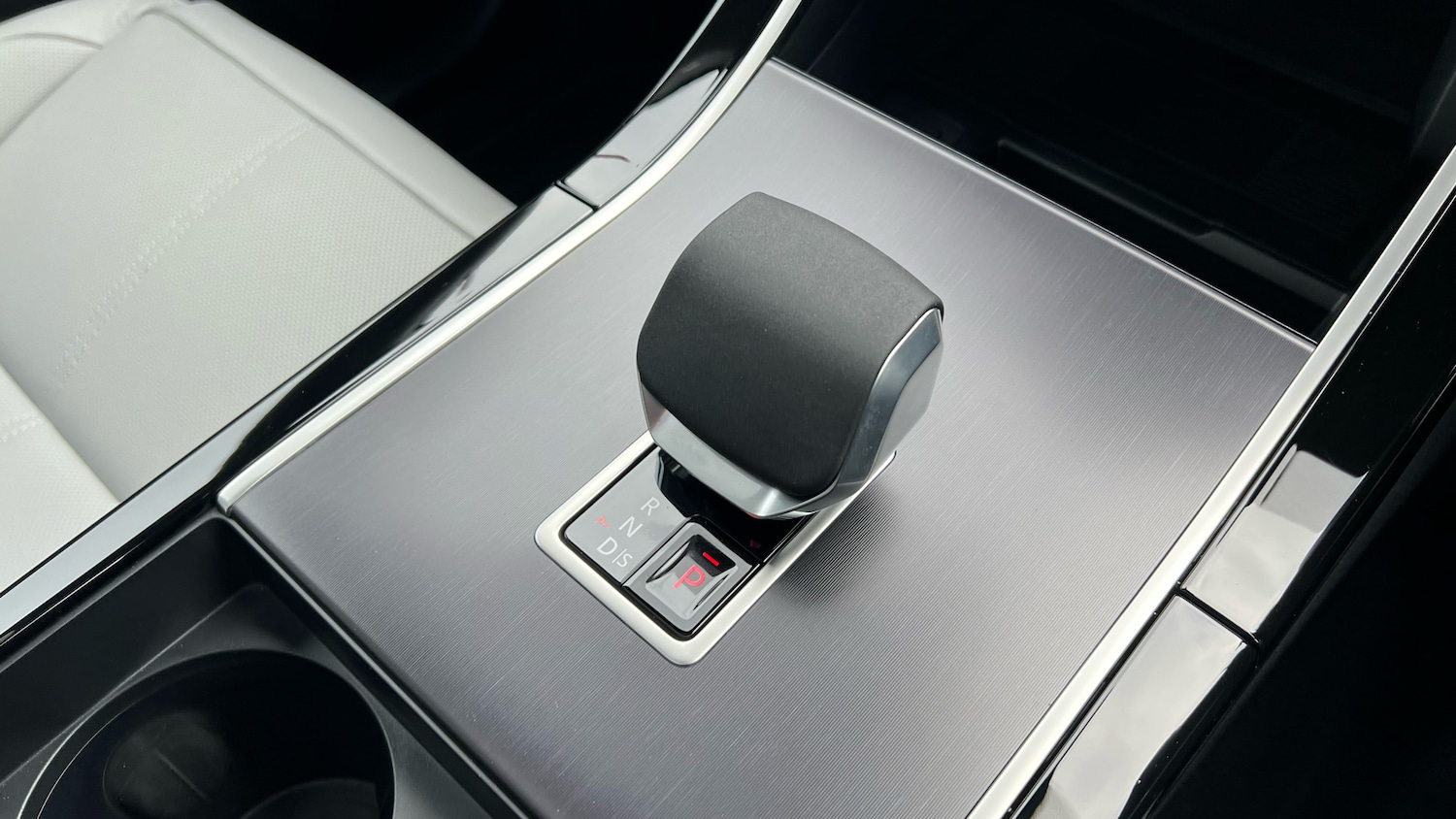 Used Land Rover Range Rover Velar 2026 for sale - 77834230: Photo 13