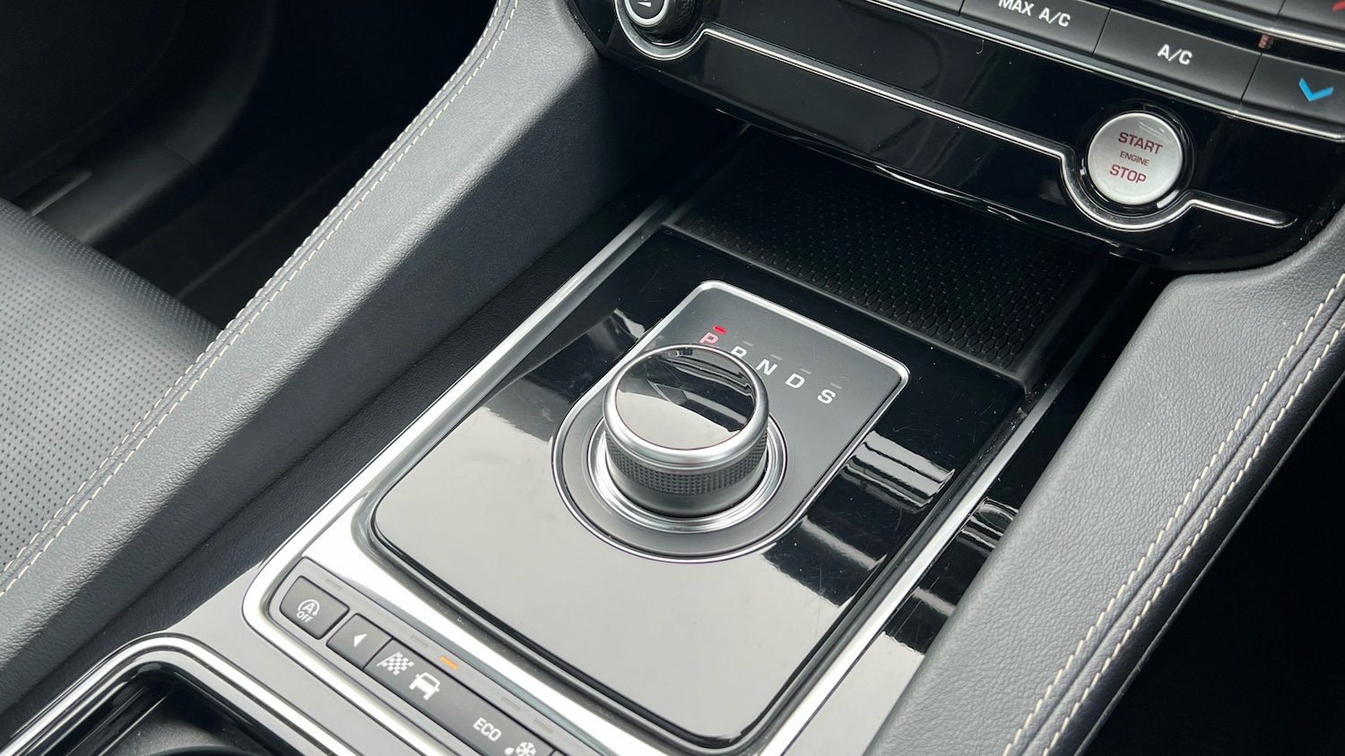 Used Jaguar F-Pace 2019 for sale - 76643250: Photo 13