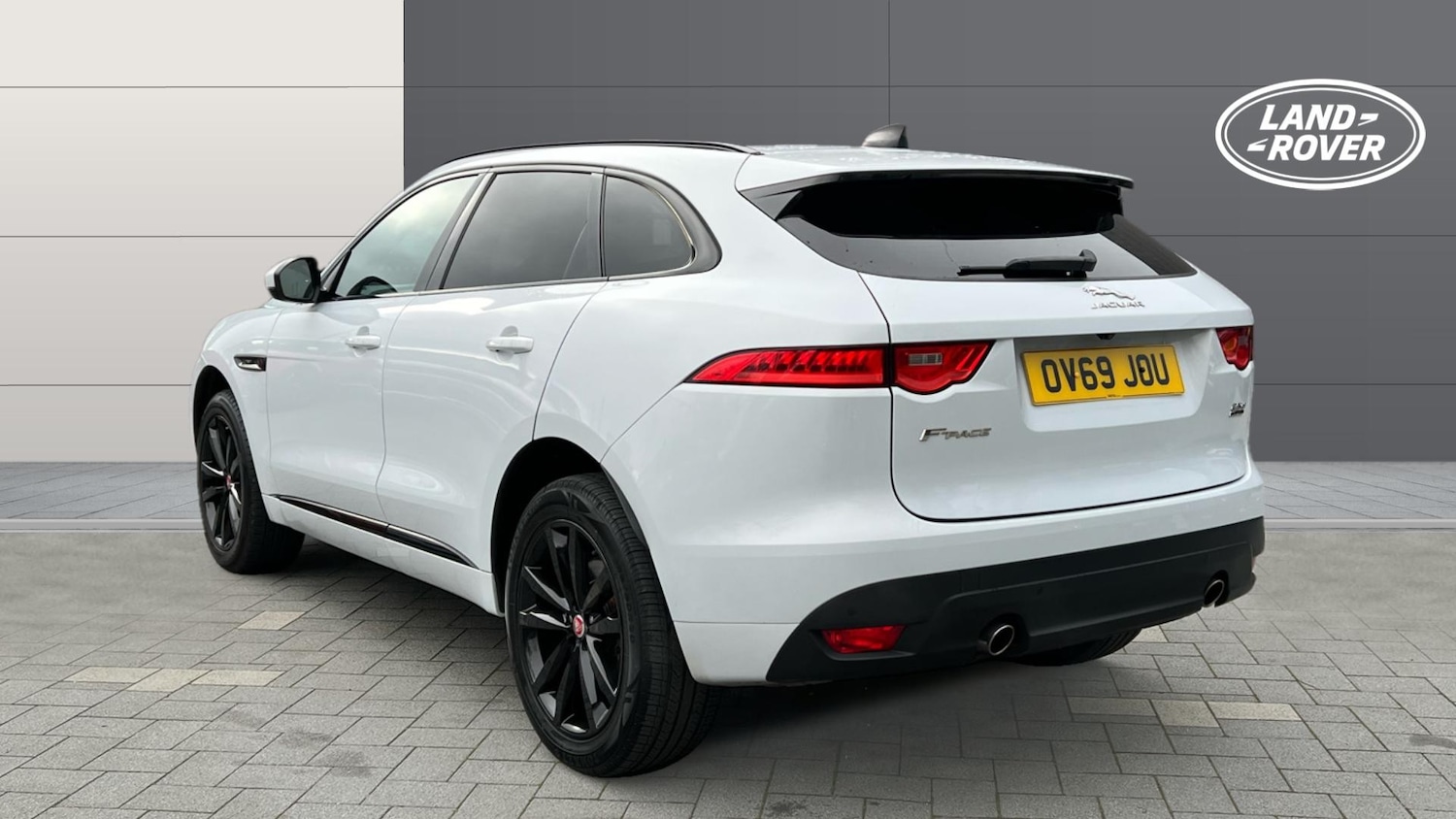 Used Jaguar F-Pace 2019 for sale - 76643250: Photo 2