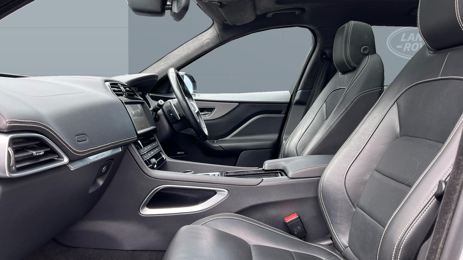 Used Jaguar F-Pace 2019 for sale - 76643250: Photo 3