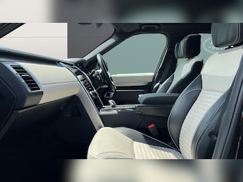 Used Land Rover Discovery 2022 for sale - 78938472: Photo
