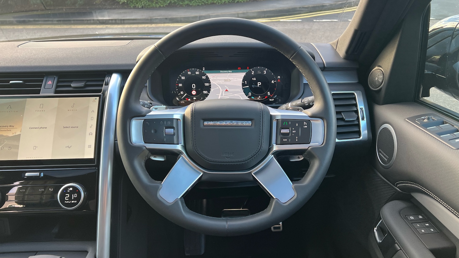 Used Land Rover Discovery 2025 for sale - 76924212: Photo 15