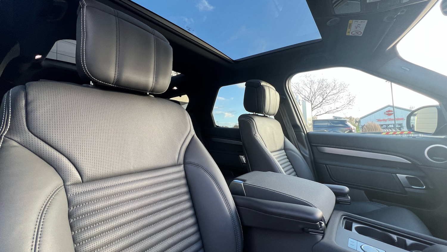 Used Land Rover Discovery 2025 for sale - 76924212: Photo 37