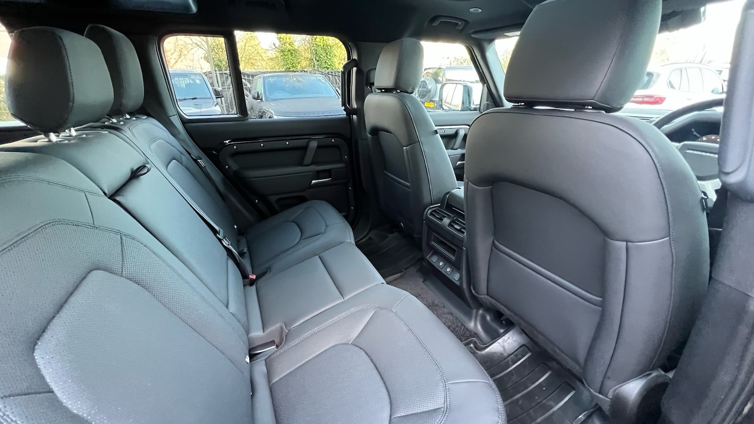 Used Land Rover Defender 2025 for sale - 76791697: Photo 32