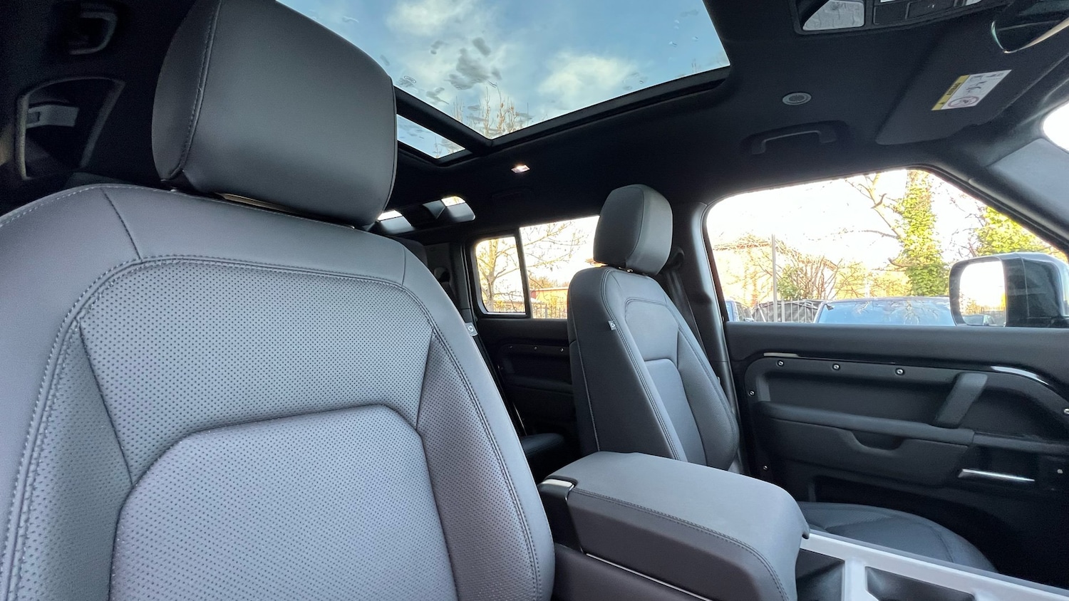 Used Land Rover Defender 2025 for sale - 76791697: Photo 37