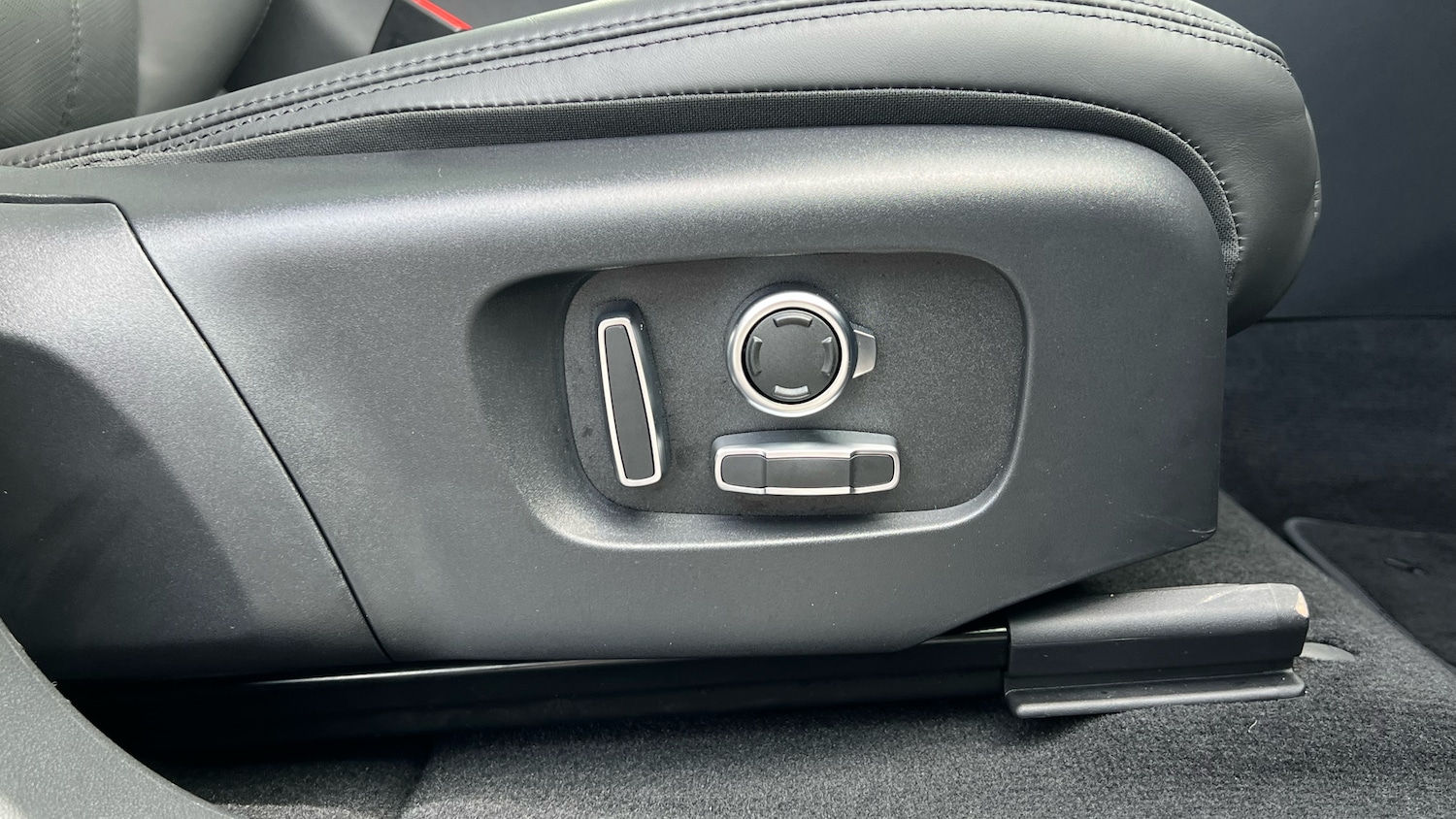 Used Land Rover Range Rover Evoque 2025 for sale - 77903791: Photo 36