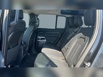 Used Land Rover Defender 2021 for sale - 79017173: Photo